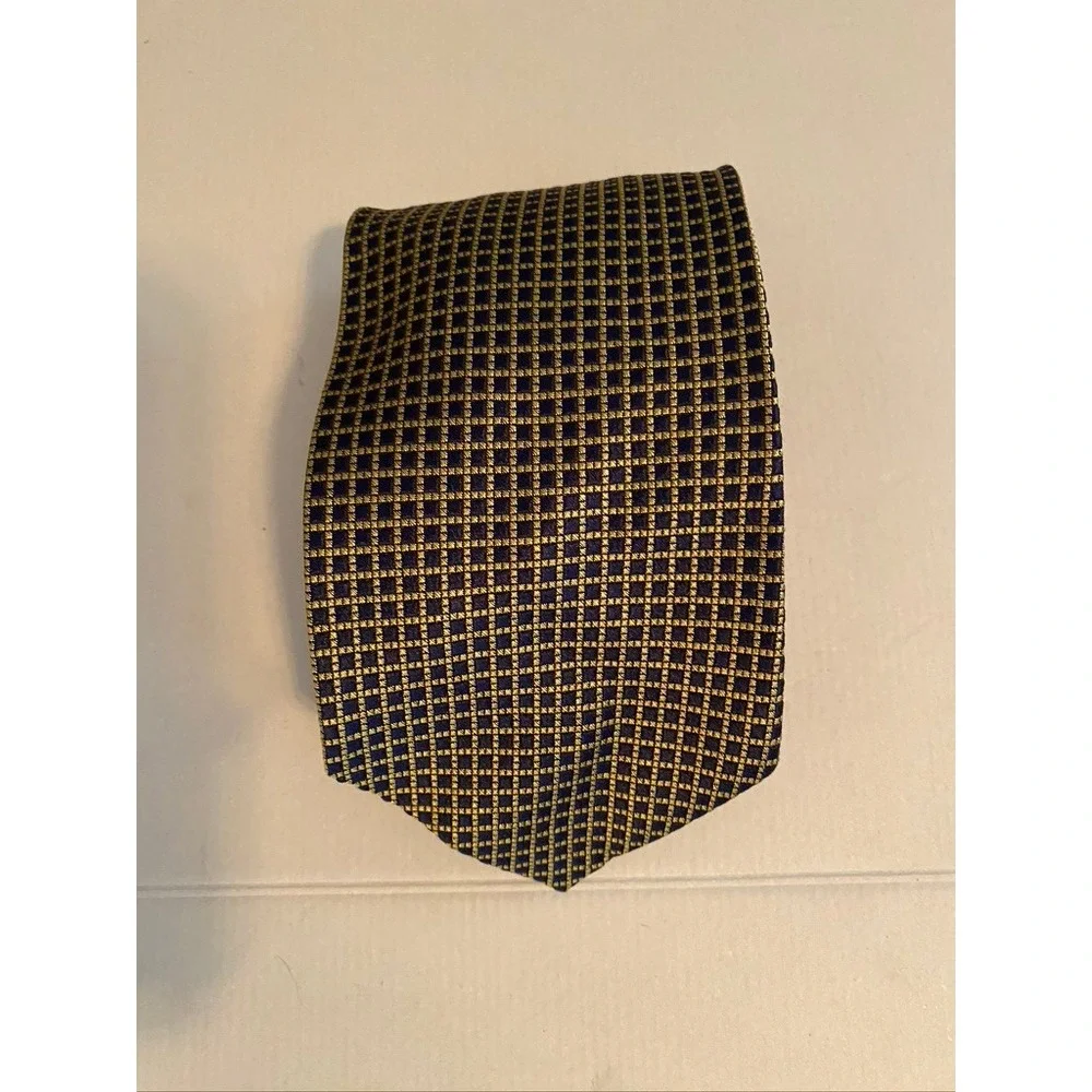 Brooks Brothers Maker Navy Gold Geometric Grid Silk Tie Made in USA Italy Fabric